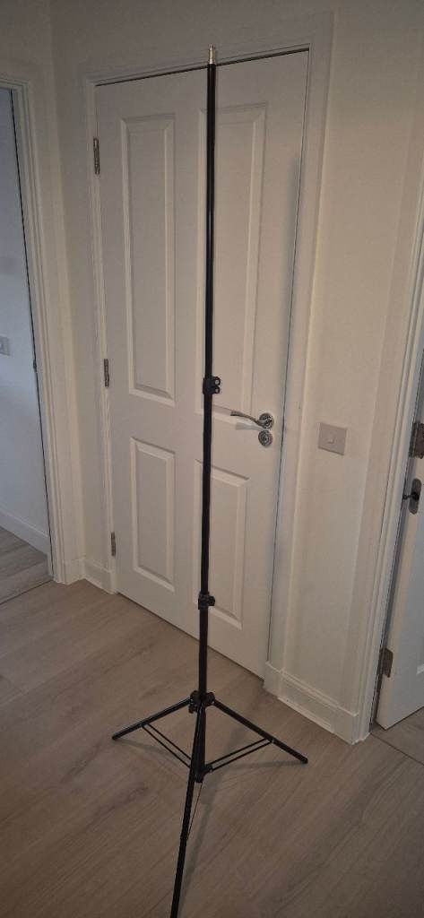 Camera tripod