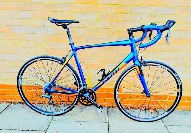 GIANT CONTEND SL 2 Shimano claris road bike 57cm