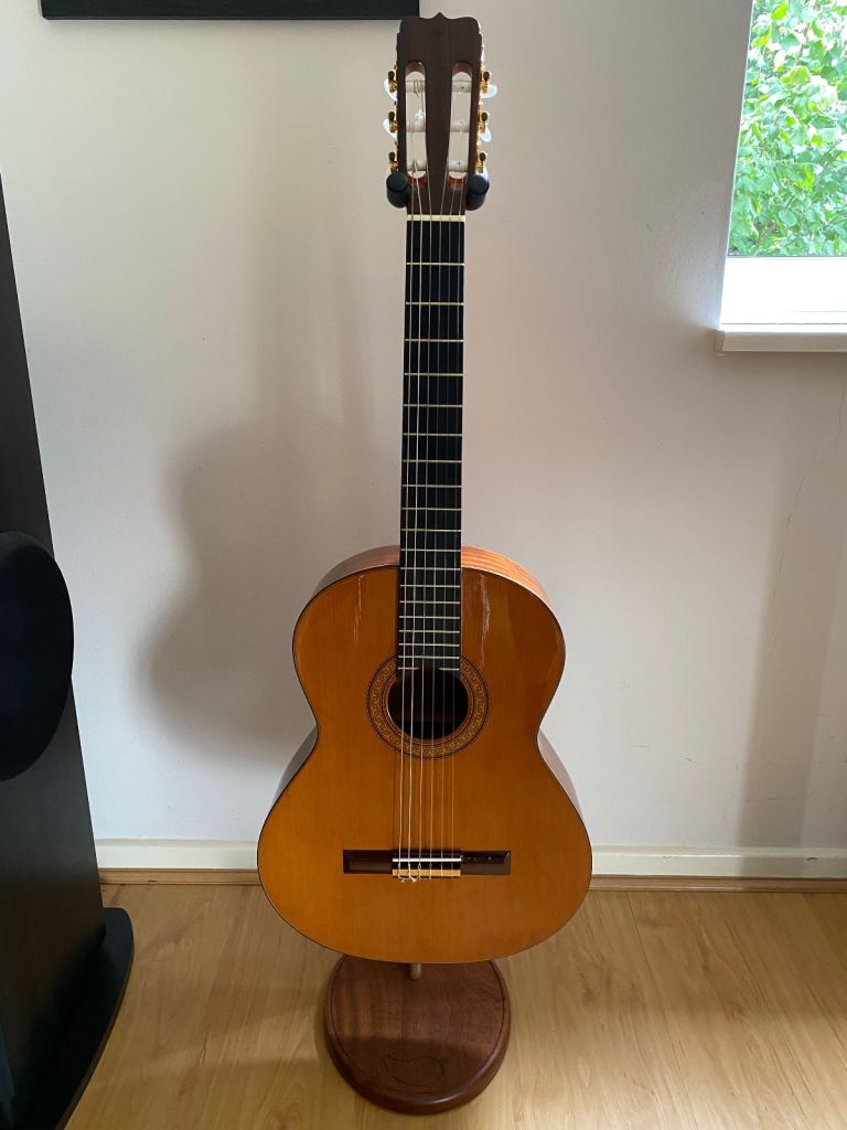 Jose Ramirez R1 classical guitar 