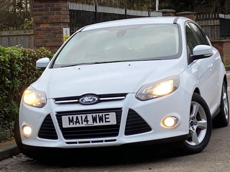 2014 Ford Focus 1.0 EcoBoost Zetec Navigator 5dr HATCHBACK PETROL Manual