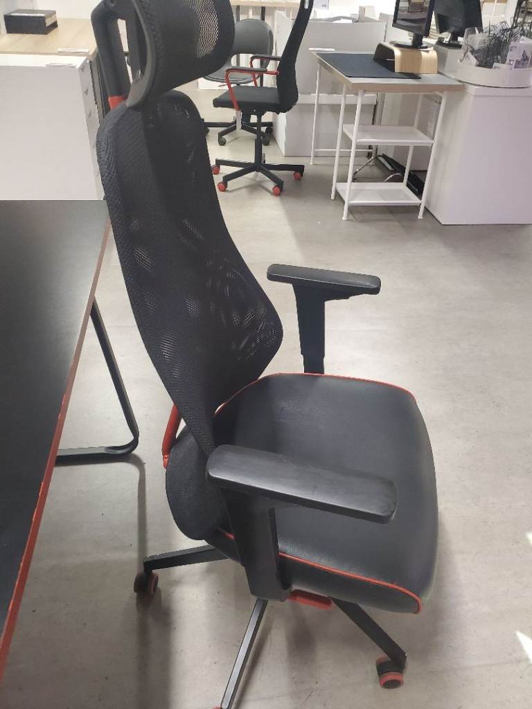 Ergonomic Office Chair/.Gaming Chair - Black & Red Mesh