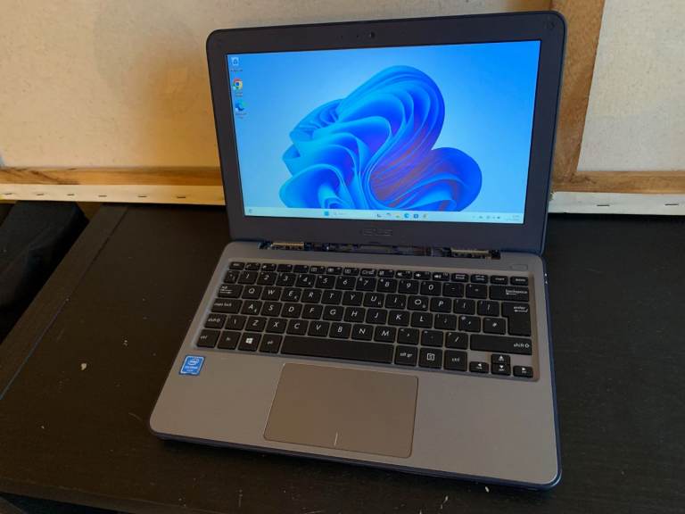 ASUS W202N 11.6" Laptop