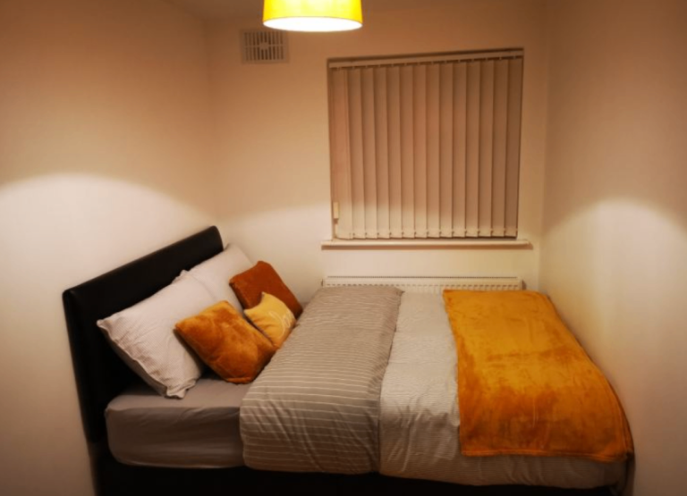  Modern 2 Bedroom Flat | Furnished | All Bills Included | Parking | Avenham Way, Bradford - BD3