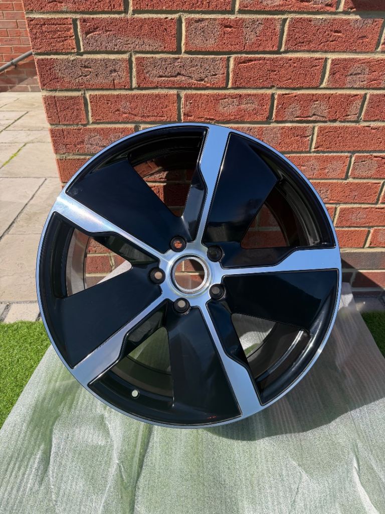 Porsche Taycan Genuine 21 inch front alloy wheel