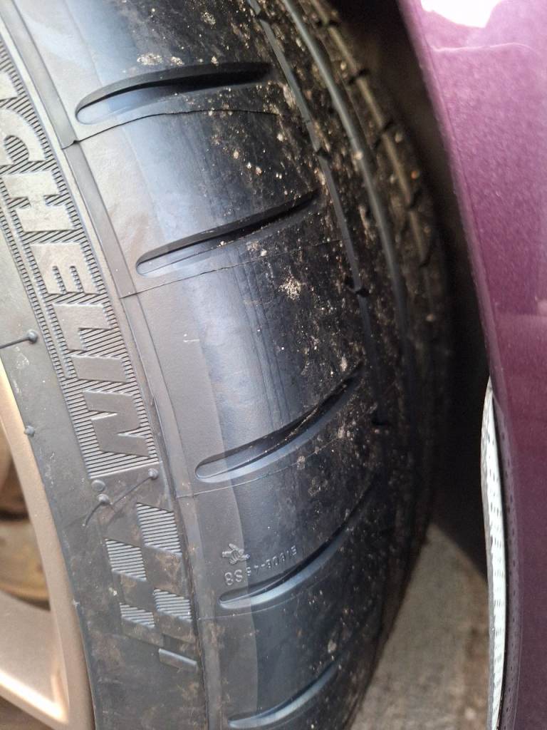 2 x Michelin Pilot Super Sport 285/30/20