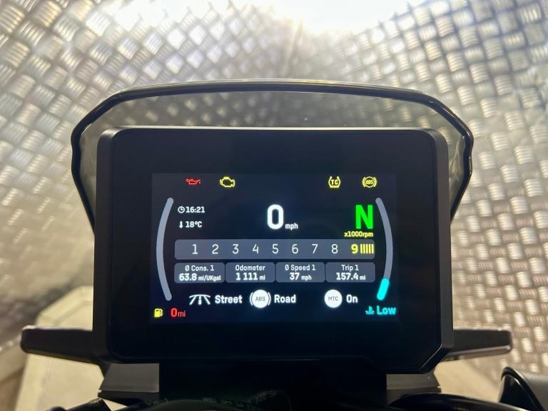 HUSQVARNA 801 SVARTPILEN 2025, ONLY 1 OWNER & 1,111 MILES!! SAVE £'S ON NEW