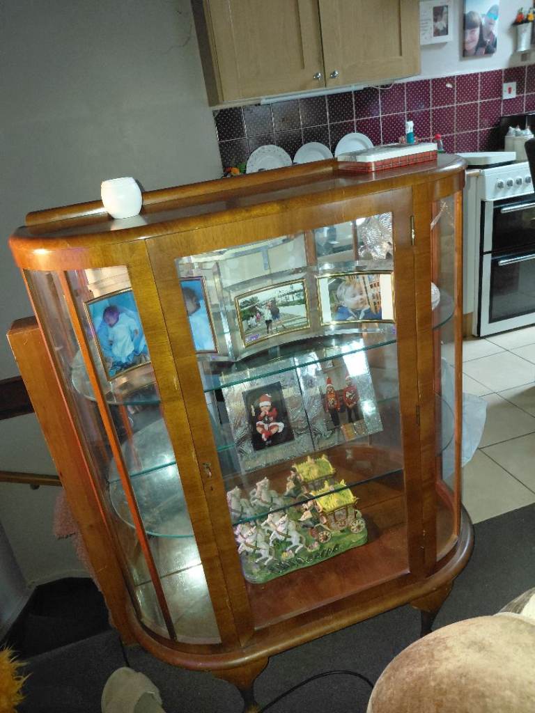Display cabinet 
