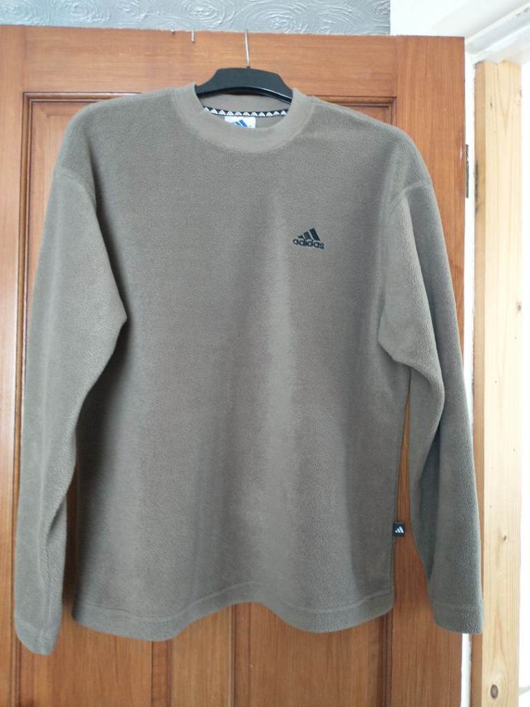 ADIDAS TOP. XL, 44/46ins. chest app. Long-sleeved, soft indoor fleece. VGC.