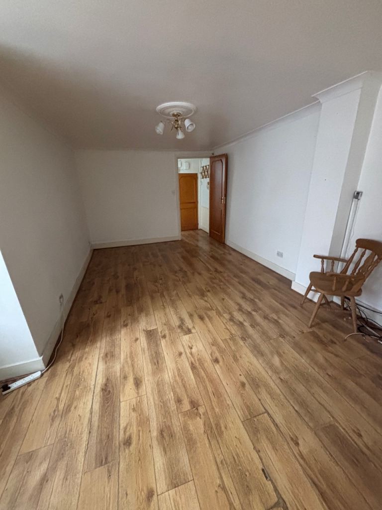 Lovely House 6 beds N22 Available  NOW
