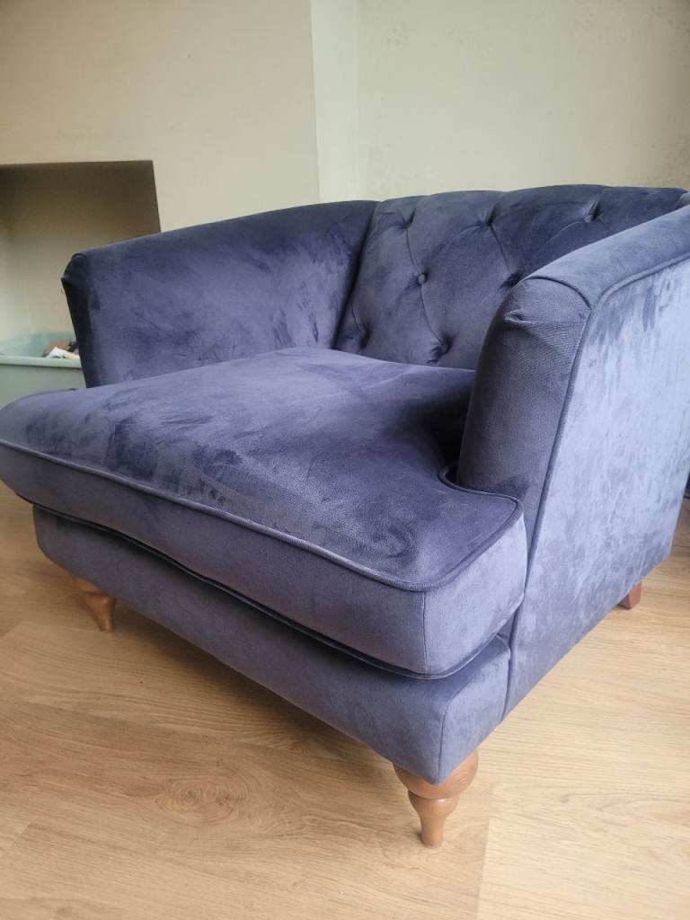 M&S snuggle chair velvet navy