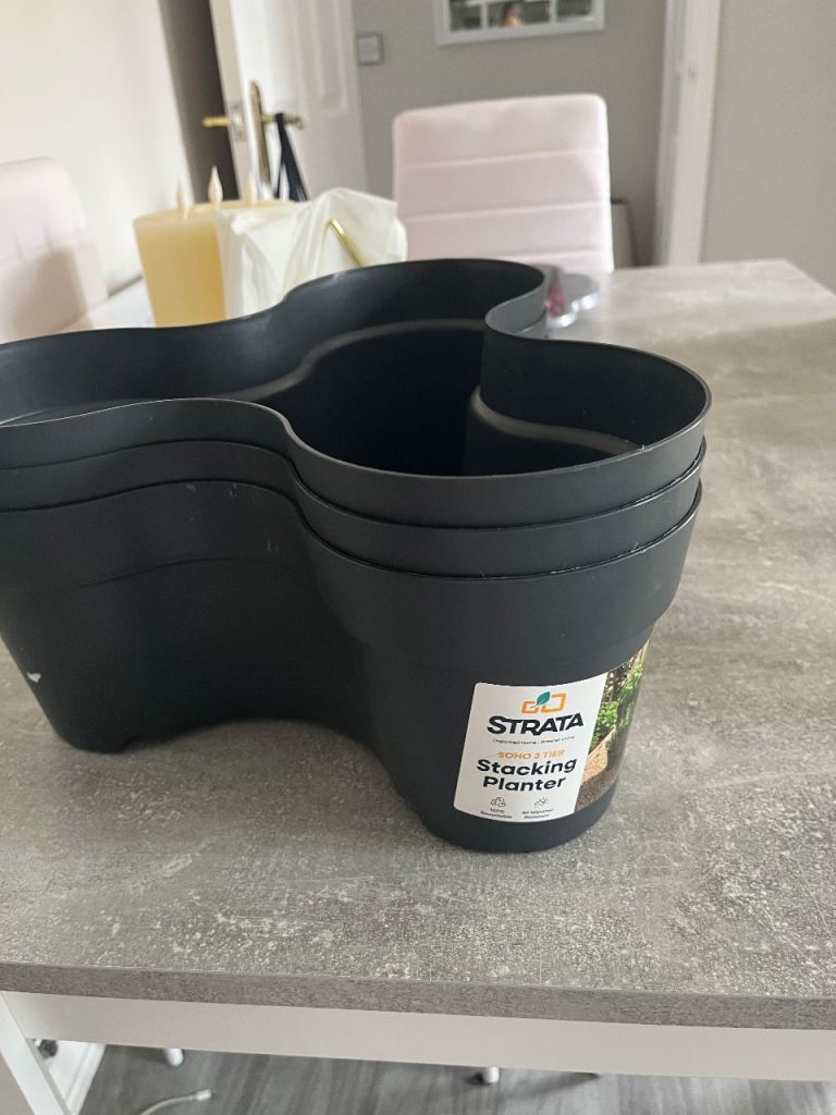 New Strata Stacking Planters - Black Plastic, Set of 3