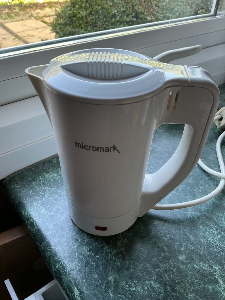 Micromark Travel Kettle with Cups – 