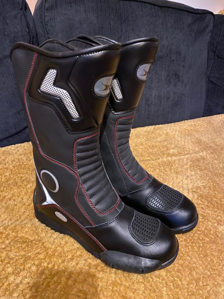 Motorbike boots size 9 NEW