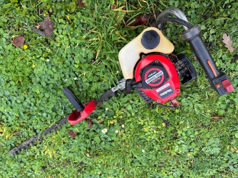 image for Robin ht231 professional hedge cutter trimmer