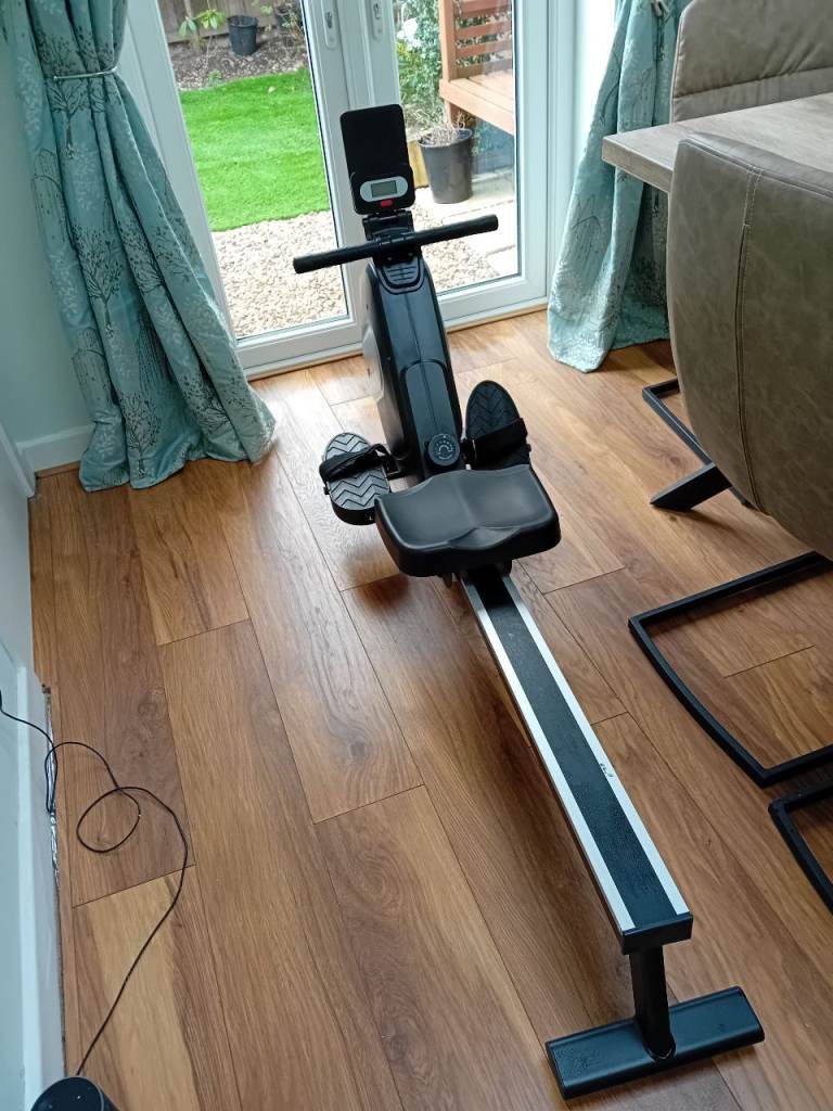 Rowing machine 