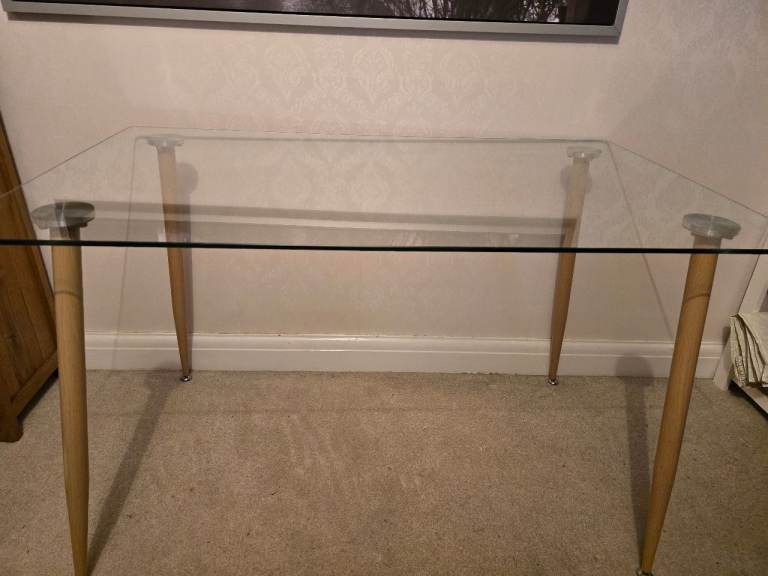 Glass desk/table