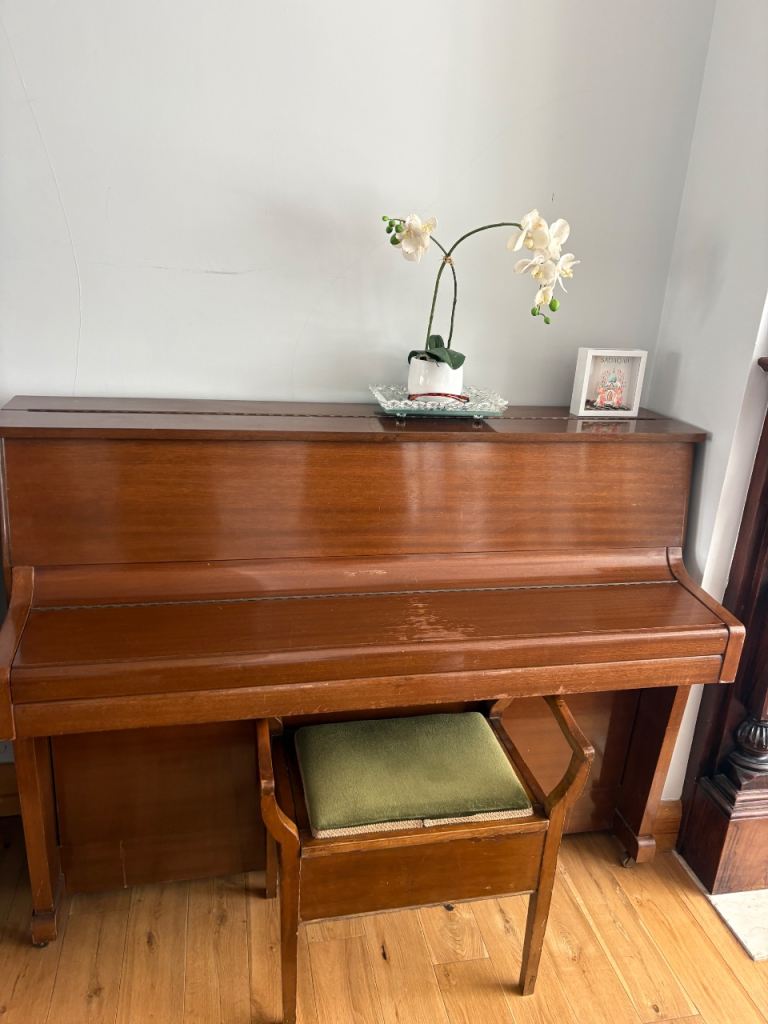 Vintage piano 