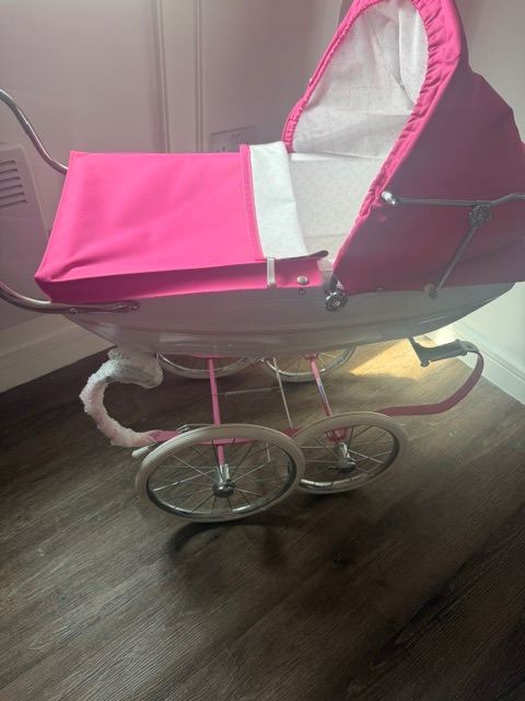 Lovely Pink Baby Pram/Stroller – As Good As New
