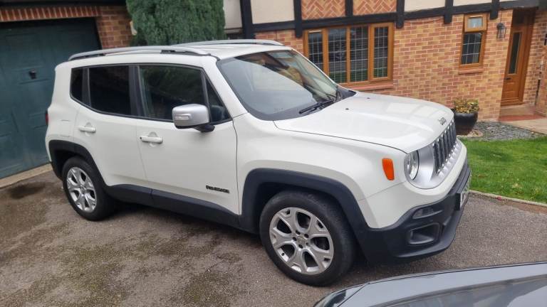 2016 (66) JEEP RENEGADE 1.6 MULTIJET DIESEL LIMITED - FULL HISTORY AND LONG MOT