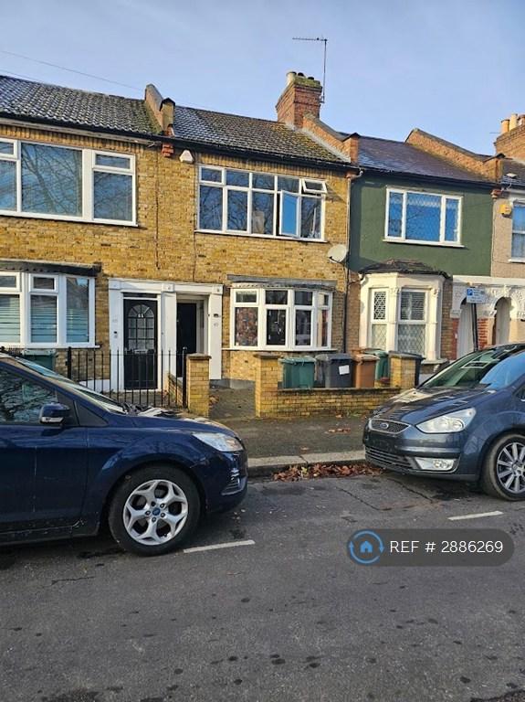 3 bedroom house in Roberts Road, London, E17 (3 bed) (#2886269)