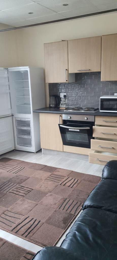 Spacious 1 bed flat to let.