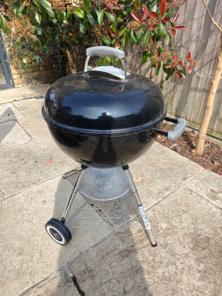 Weber Bar-B-Kettle Charcoal Barbecue (47 Cm)
