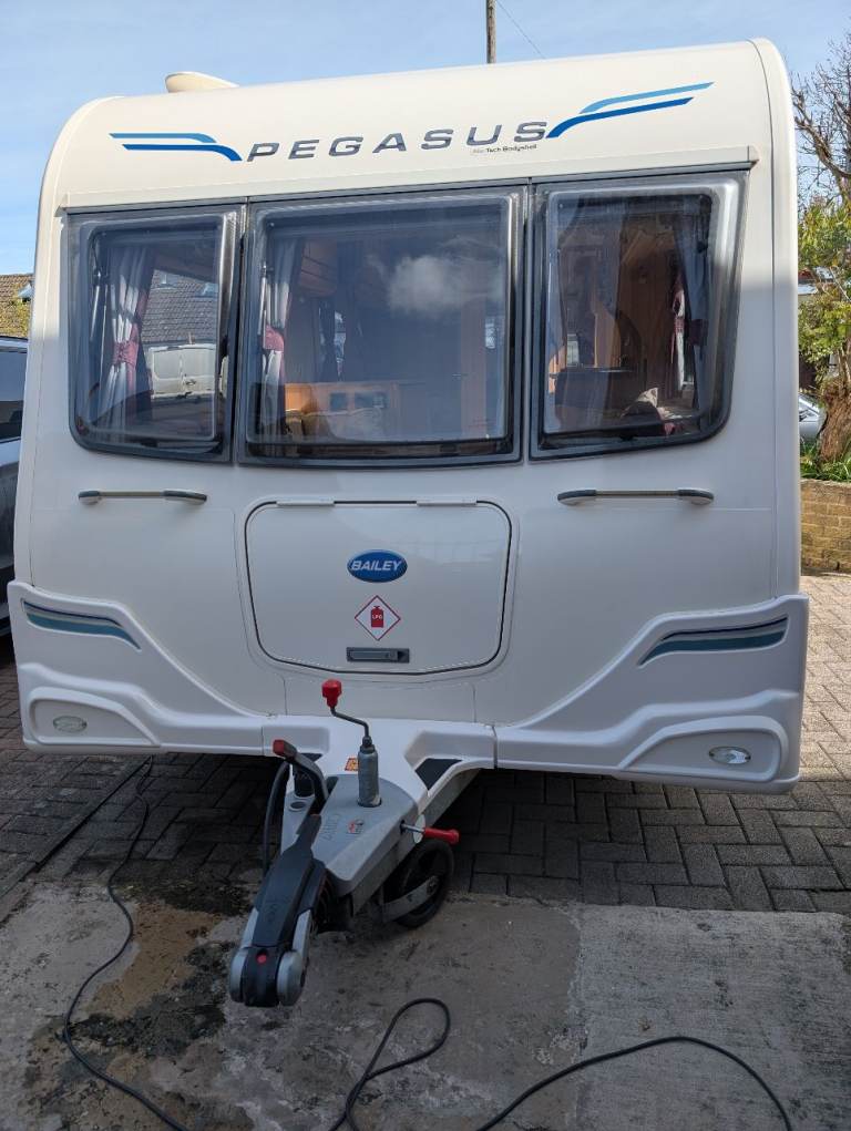 Bailey Pegasus II Milan 2012 4-berth, single-axle, with many additions - ready to tour now! 