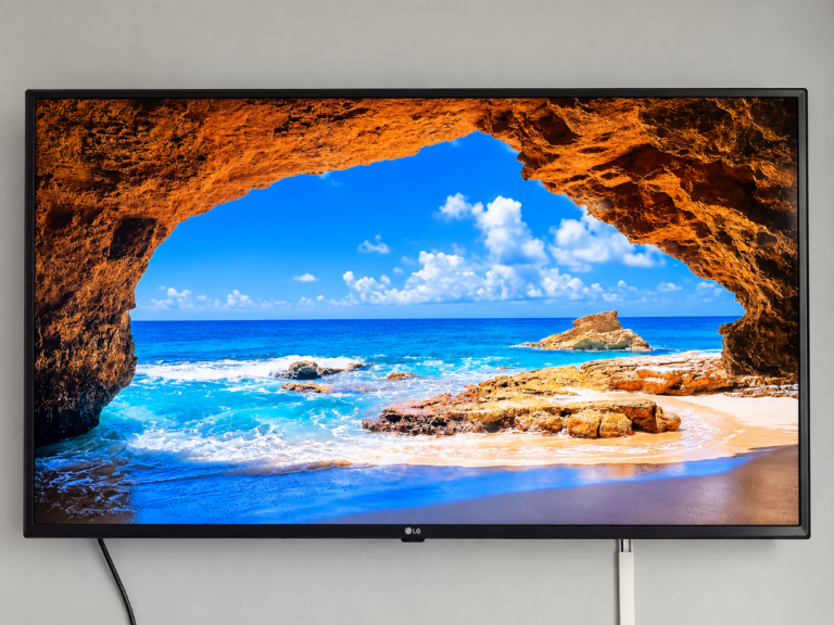 LG 43UM7500PLA 43” 4K UHD Smart TV | HDR | WebOS | Gaming