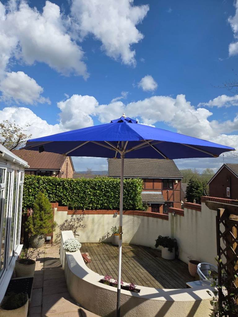 B&Q delux large blue parasol