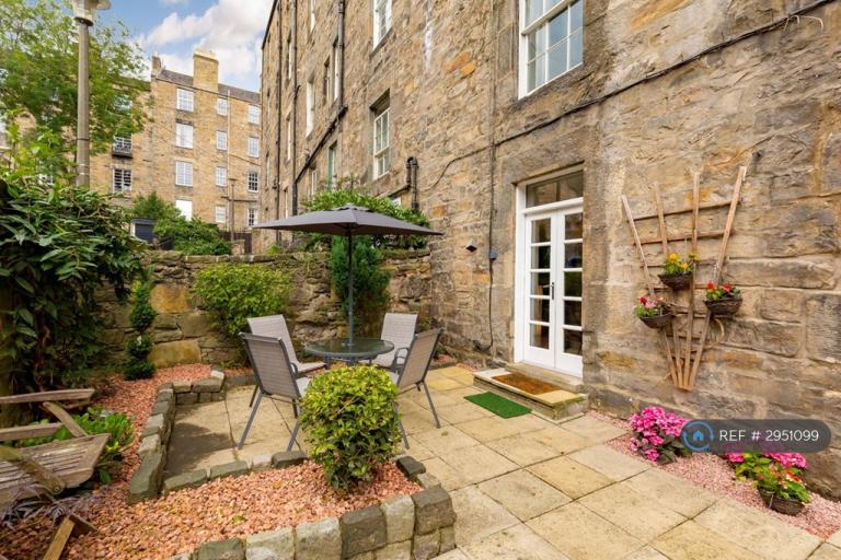 3 bedroom flat in Cumberland St North West Lat Lan, Edinburgh, EH3 (3 bed) (#2951099)