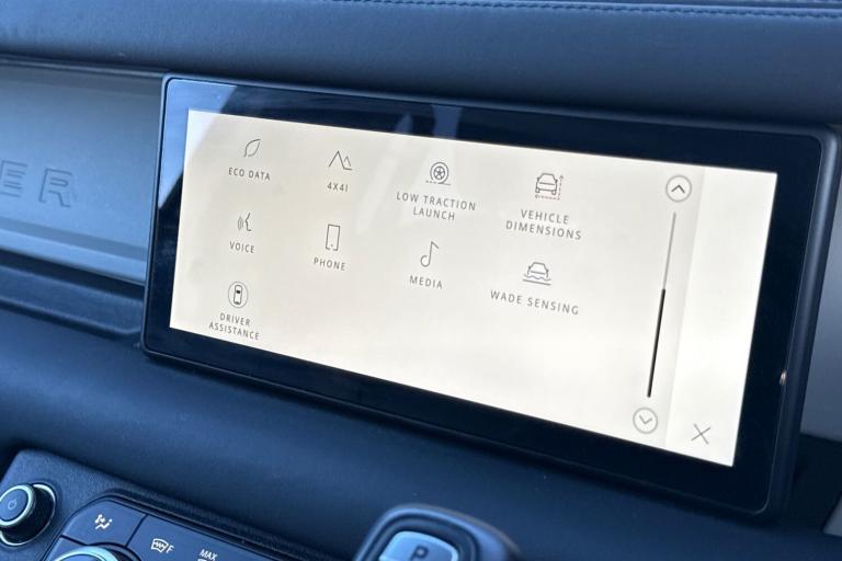 2024 Land Rover Defender 110 3.0 D300 X-Dynamic SE 5dr SUV DIESEL Automatic