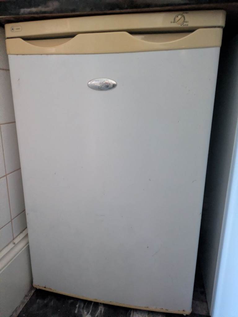 Undercounter freezer 