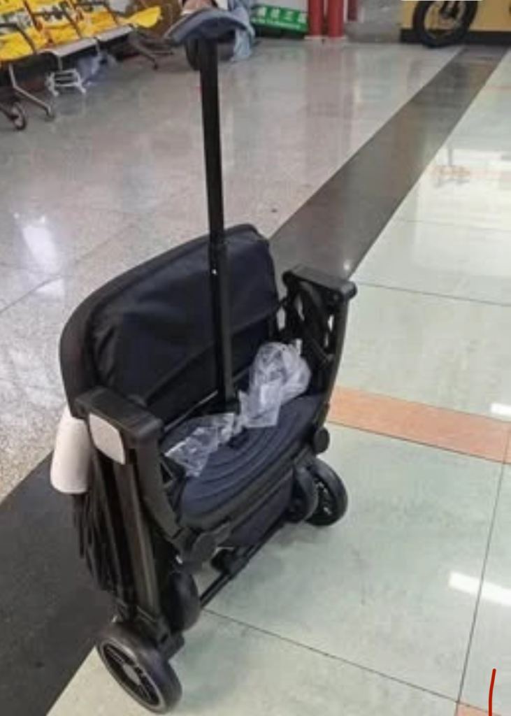 Black pram 