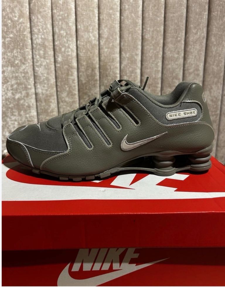 NIKE SHOXS UK SIZE 11:5  BRAND NEWCBOXED
