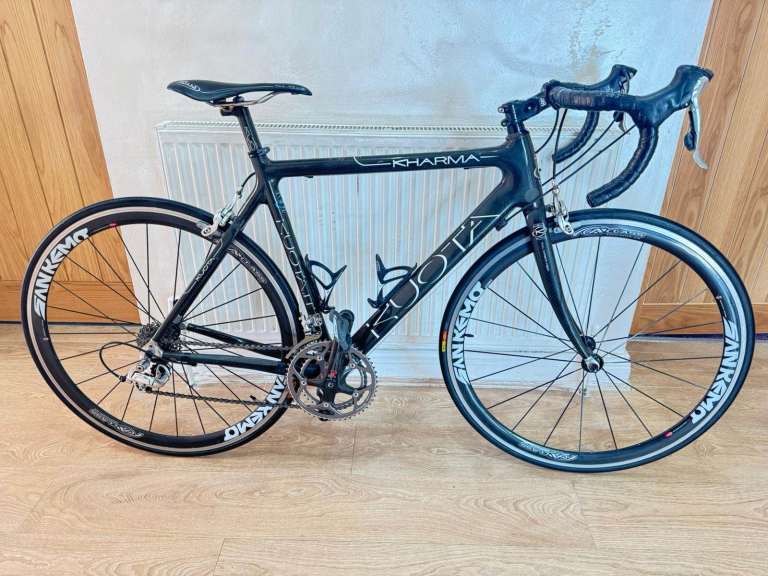 Kuota kharma carbon road bike in very good condition all fully working 