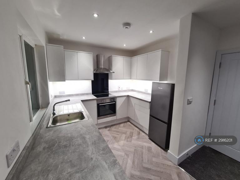 3 bedroom flat in Blendon Road, Bexley, DA5 (3 bed) (#2916201)
