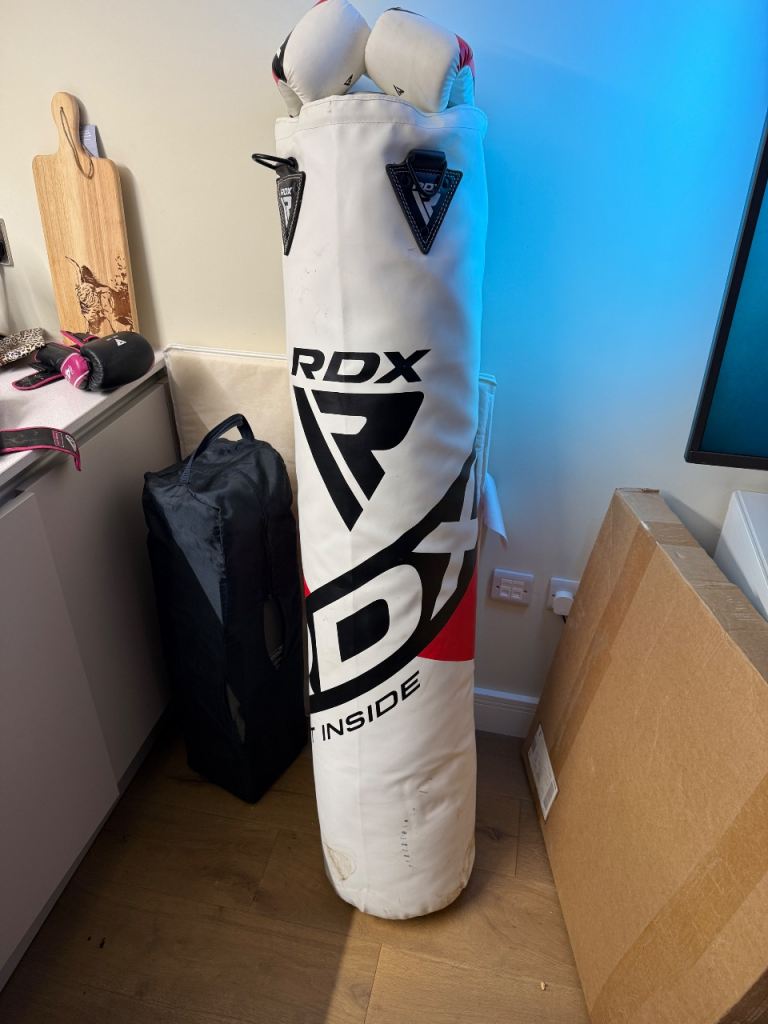 Punch Bag (20kg) - plus two pairs of gloves