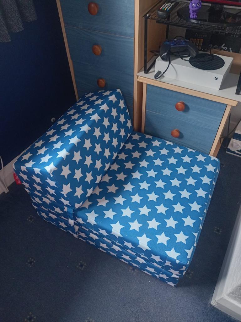 Fold out bed
