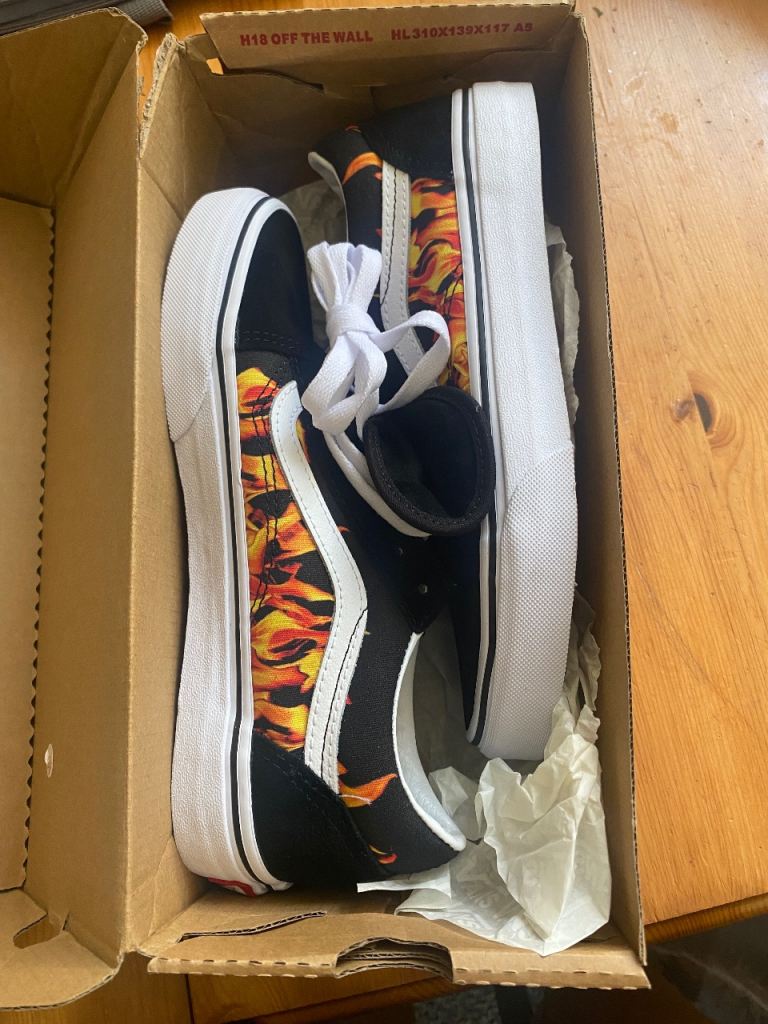 Brand New Vans Old Skool Digi Flame Trainers - Size UK 4.5 (EUR 37)