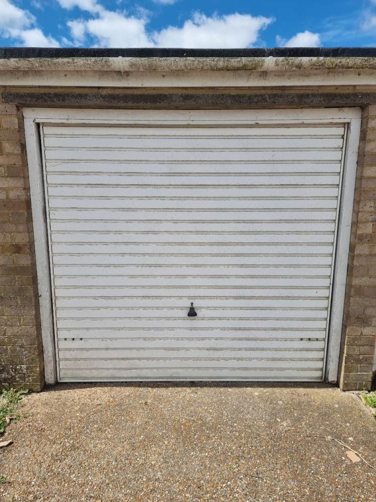 Garage Lock Up For Rent