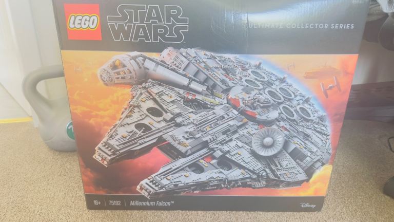 Lego ucs millennium falcon