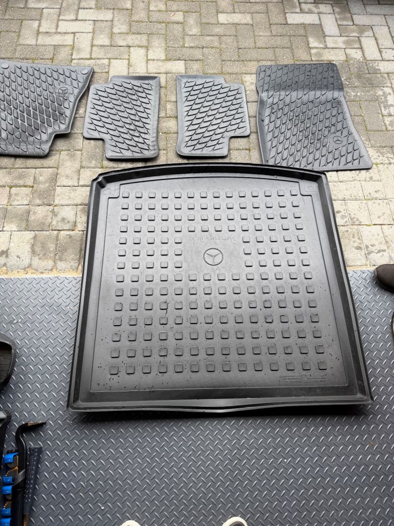 Rubber mats for Mercedes CLA for sale 