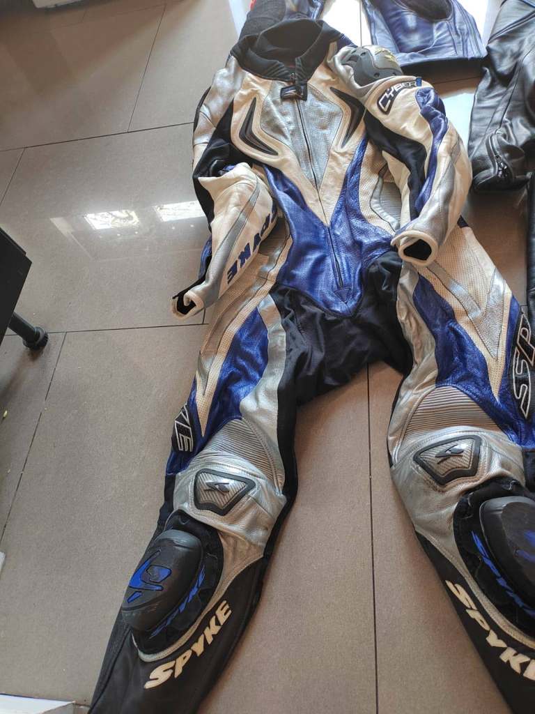 East London Motorcycle Clothing – ALL TYPES – SEE PHOTOS – EAST LONDON - 813