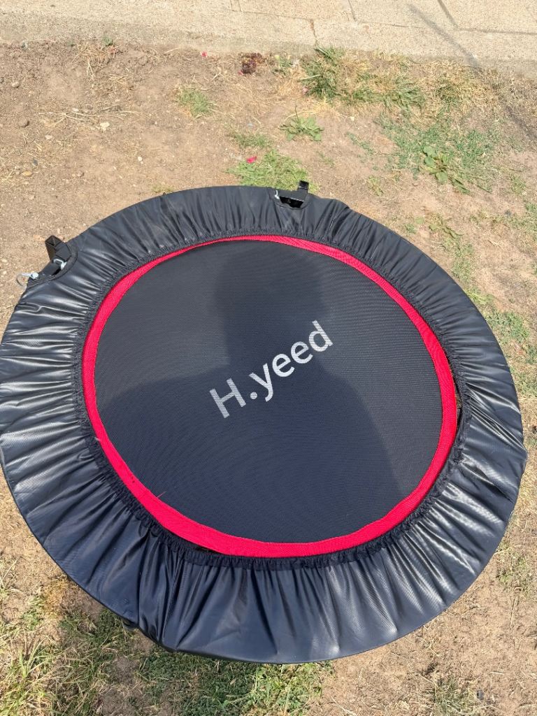 H.Yeed Mini Fitness Trampoline Rebounder – Black & Red – Home Workout