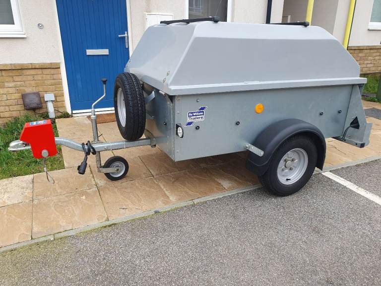 Ifor Williams PE5 Trailer with lockable hard top