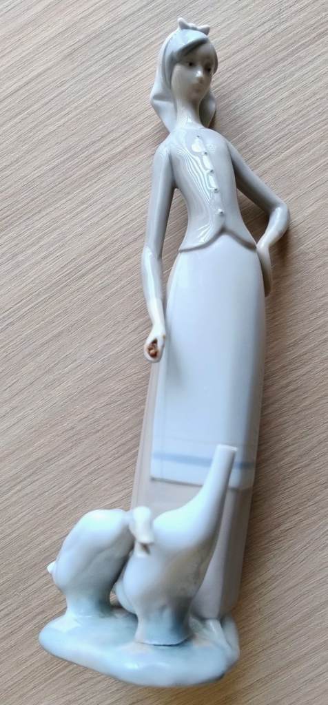 Vintage Lladro Girl with Geese. Porcelain Figurine