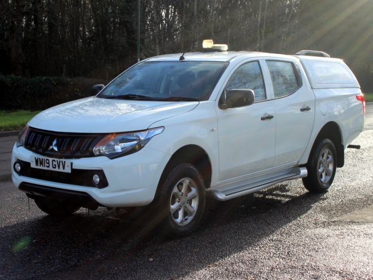 2019 Mitsubishi L200 2.4 DI-D DC 4Life Pickup Double Cab 4dr Diesel Manual 4WD