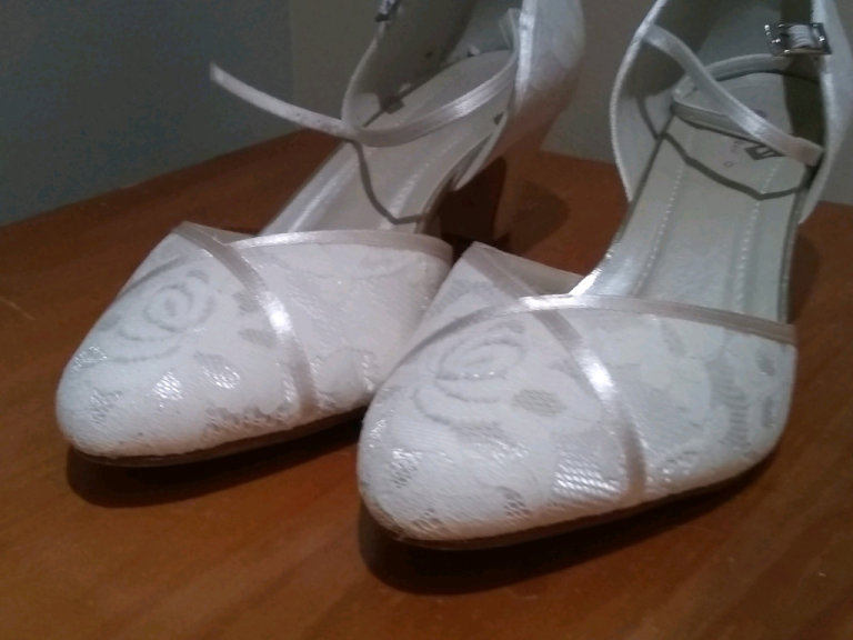 Cream wedding shoes