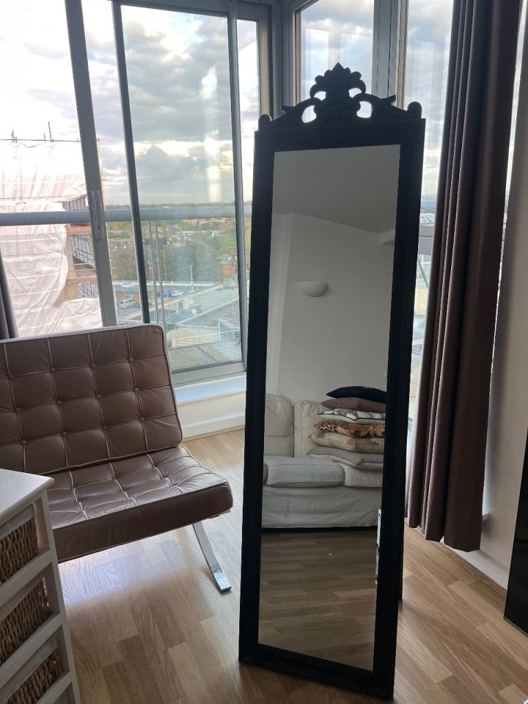 Standing mirror 