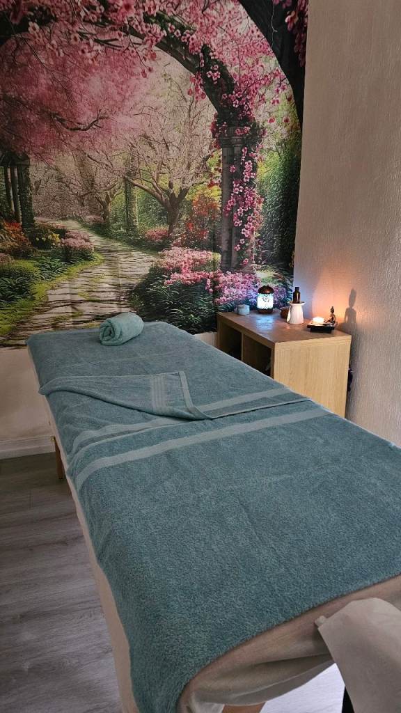 Niki's Massage and Beauty - massage,waxing,facial 